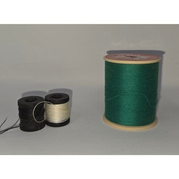 Vintage Wood Thread Spool Lot of 56 with 2 Plastic Cases Cotton Polyester - Picture 13 of 16